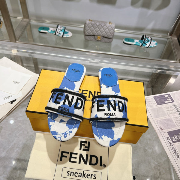 Ciabatte FF Signature da donna in tela blu e bianca