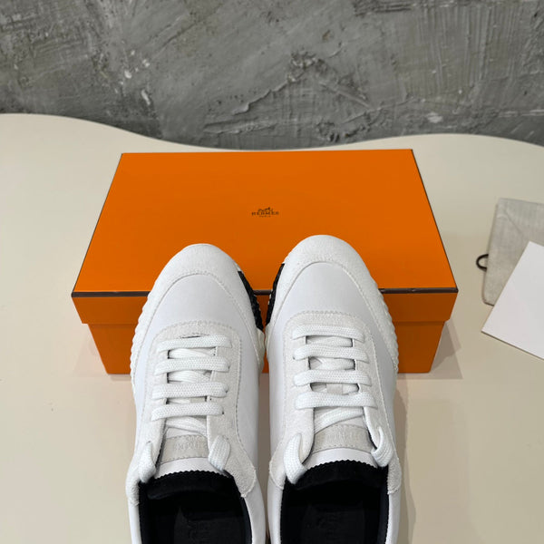 Sneakers HM Bouncing 35 in pelle di capra bianca e pelle scamosciata di capra H nera