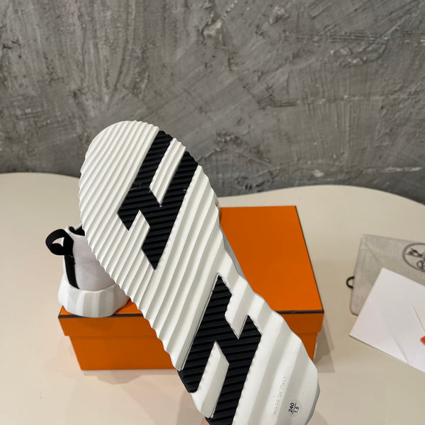 Sneakers HM Bouncing 35 in pelle di capra bianca e pelle scamosciata di capra H nera