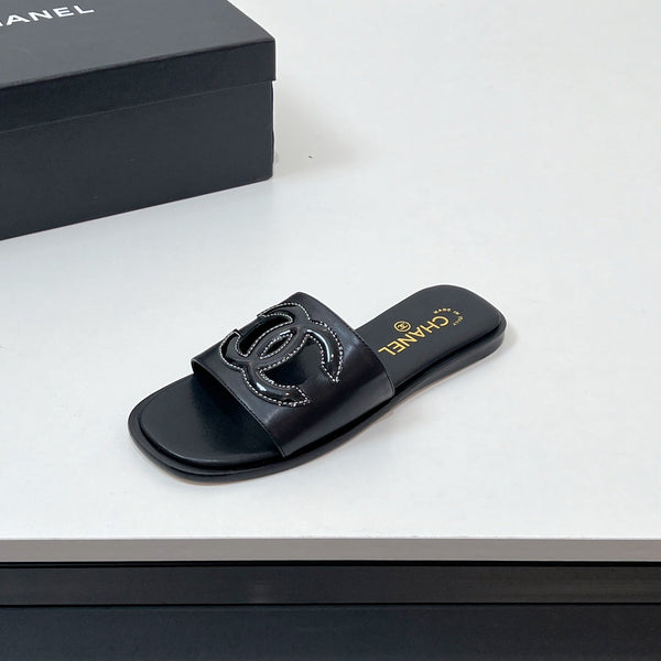 CC Slippers In Black Calfskin 149750