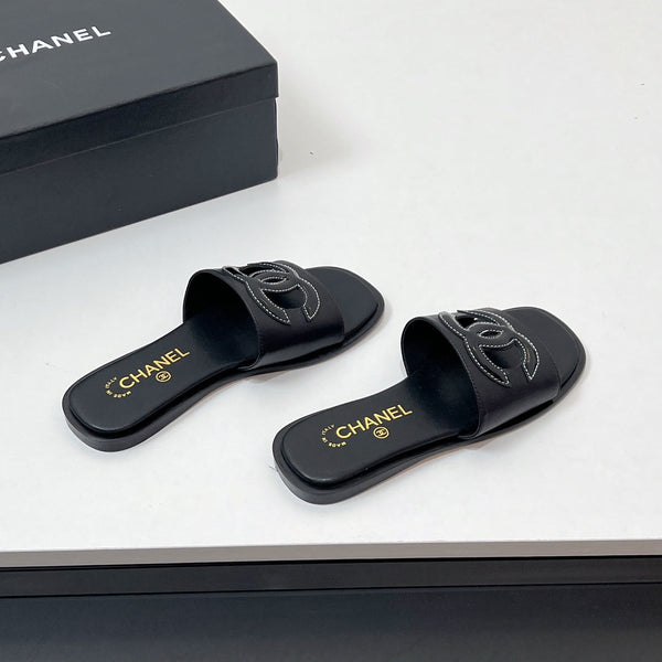 CC Slippers In Black Calfskin 149750