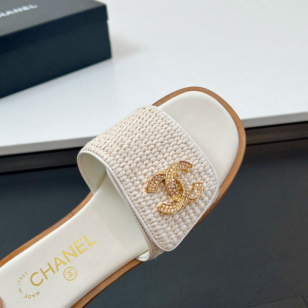 CC Slippers In White Palm Fiber 149725