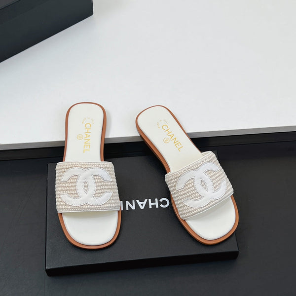 CC Slippers In White Palm Fiber 149736