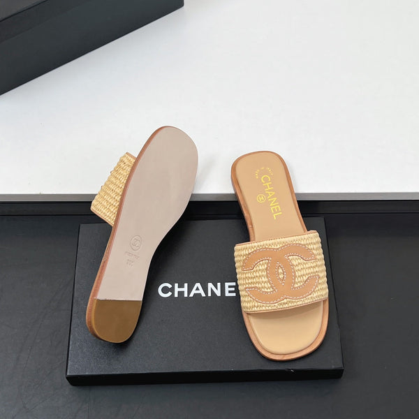 CC Slippers In Dark Beige Palm Fiber 149738