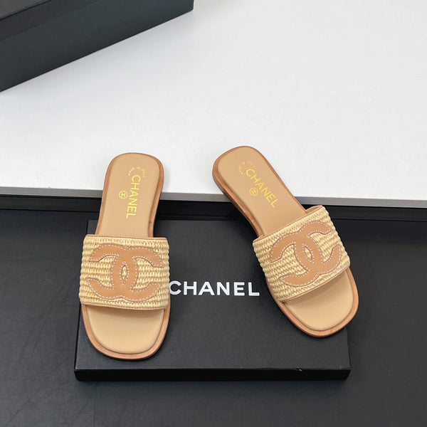 CC Slippers In Dark Beige Palm Fiber 149738