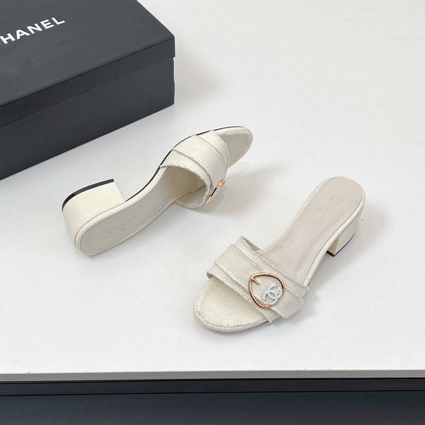 CC Mule Sandals In White Canvas Fabric 149437