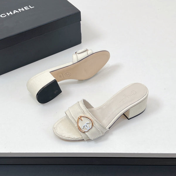 CC Mule Sandals In White Canvas Fabric 149437