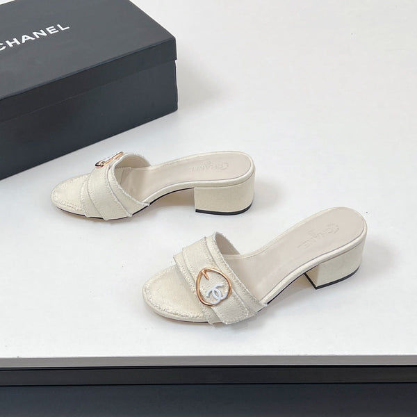 CC Mule Sandals In White Canvas Fabric 149437