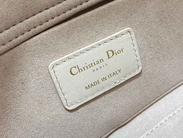 MEDIUM LADY D-JOY 26 POWDER PINK LAMBSKIN