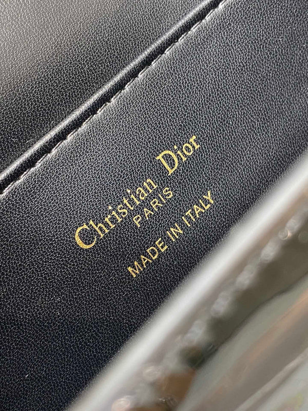 BORSA A PATTA 18 IN PELLE DI VITELLO VERNICIATA NERA