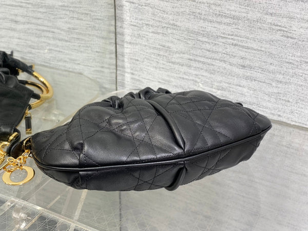 WALK IN PURSE 36 BAG BLACK LAMBSKIN WITH GOLD HARDWARE