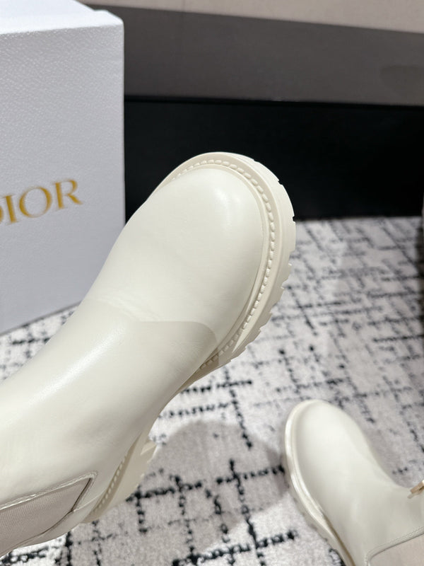 CD Miss Dior Chelsea Boots In White Calfskin 103728
