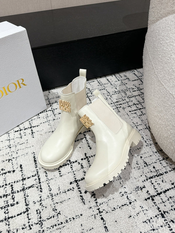 CD Miss Dior Chelsea Boots In White Calfskin 103728