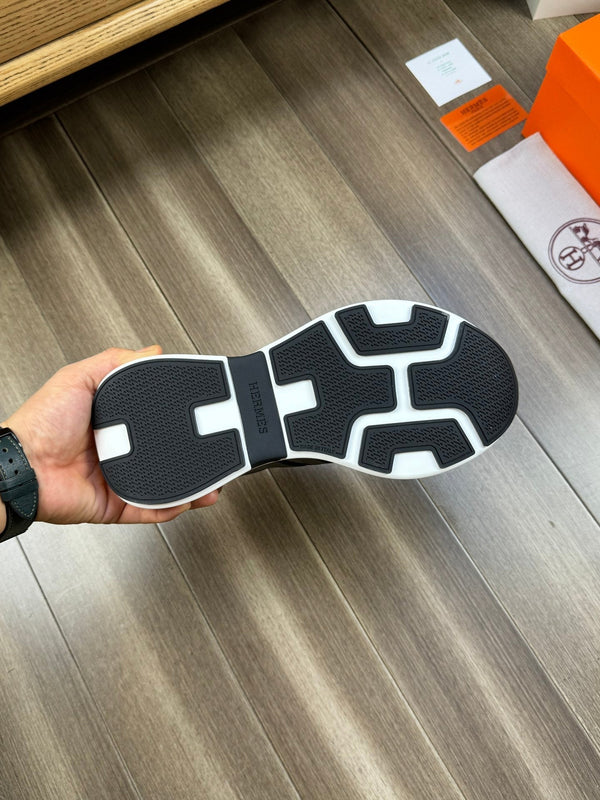 HM TRAIL SNEAKER GRAY CALFSKIN