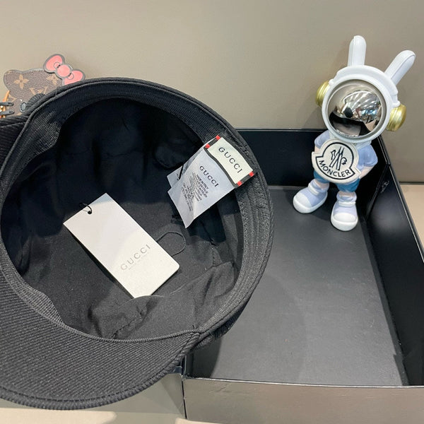 BAKER BOY CAP IN BLACK FABRIC 400796