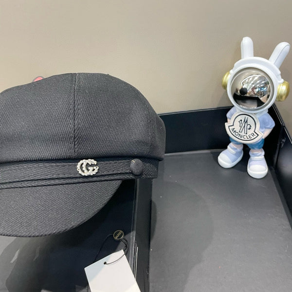 BAKER BOY CAP IN BLACK FABRIC 400796