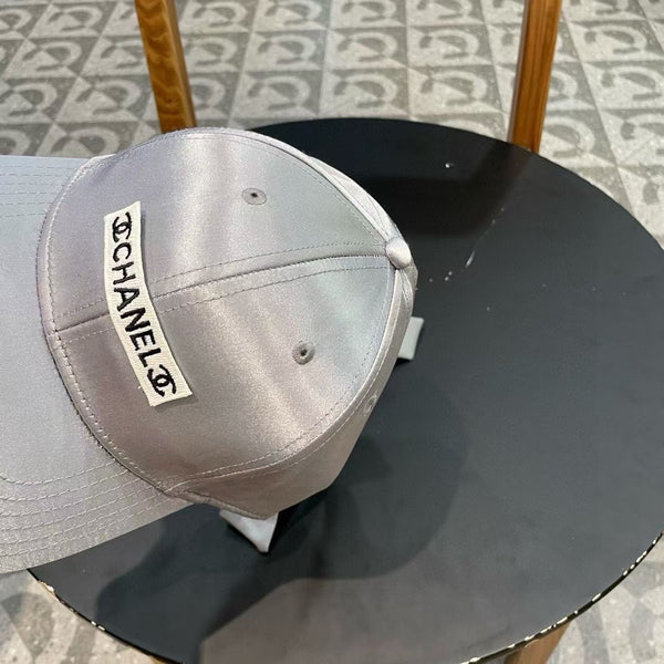 BASEBALL HAT IN SILVER SILK SATIN 404865