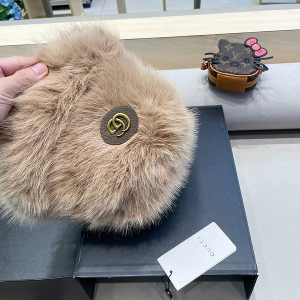 BUCKET HAT IN CAMEL BEIGE FOX FUR 404751