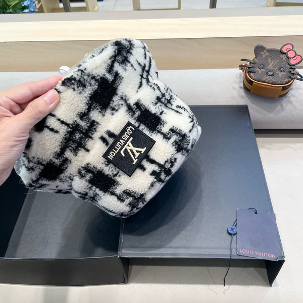 CAPPELLO A SECCHIELLO IN PILE BIANCO MISTO NERO 404741 