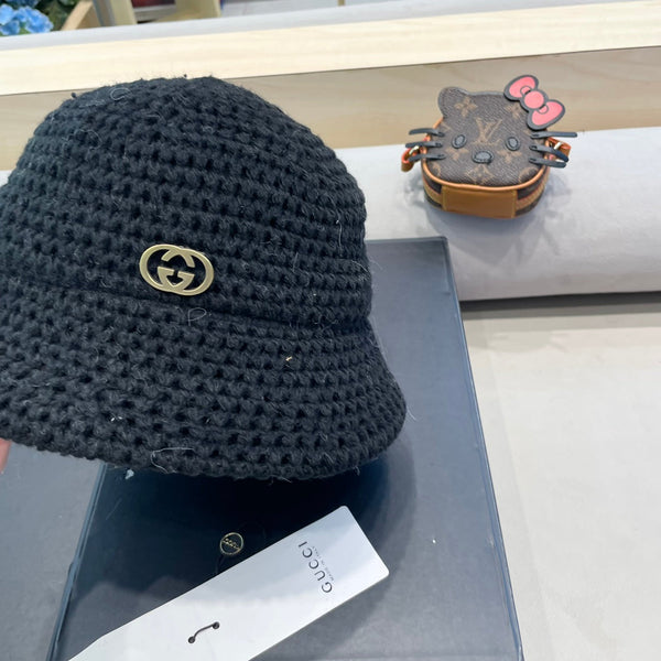 CAPPELLO A SECCHIELLO IN MAGLIA DI LANA NERA 413395 