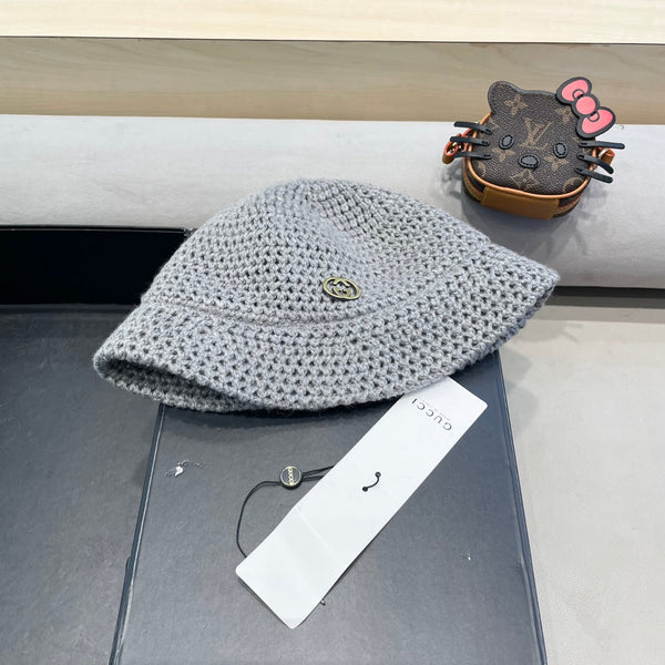 CAPPELLO A SECCHIELLO IN MAGLIA DI LANA GRIGIO ACCIAIO 413396