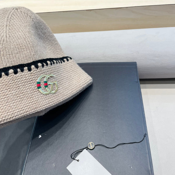 BEANIE HAT IN PEANUT BROWN WOOL 416411