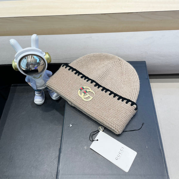 BEANIE HAT IN PEANUT BROWN WOOL 416411