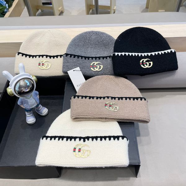 BEANIE HAT IN WHITE WOOL 416412