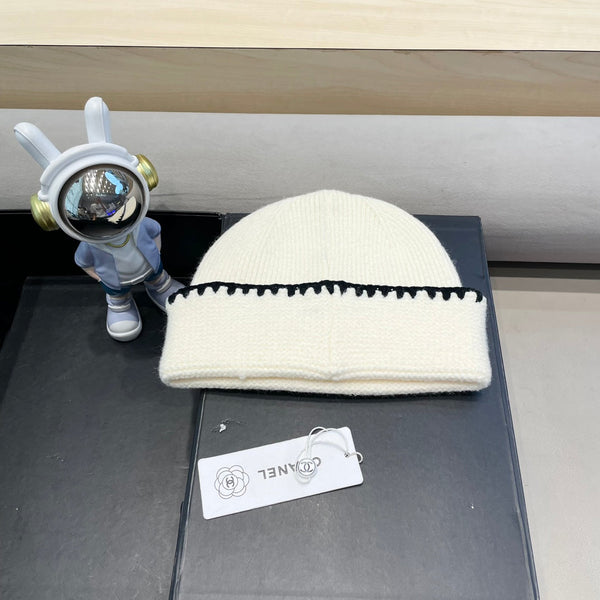 Cappello in maglia di lana bianca 424302 