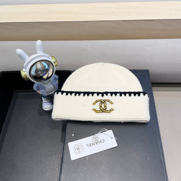 Cappello in maglia di lana bianca 424302 