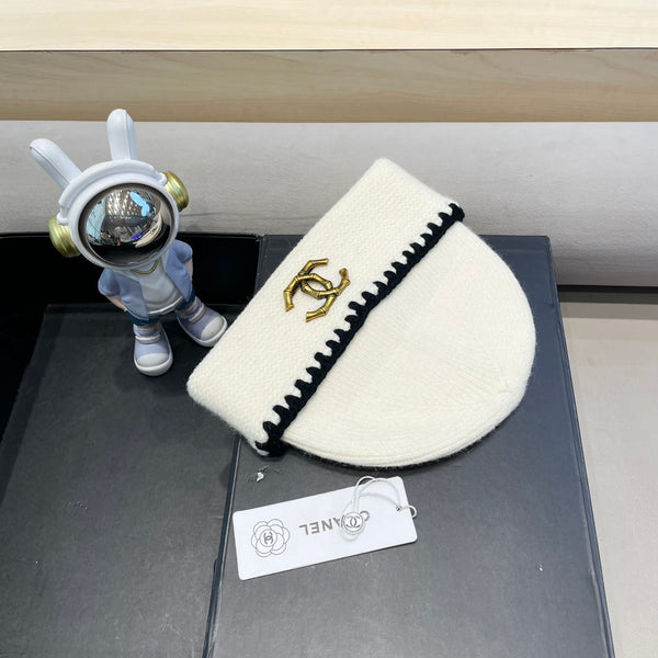 Cappello in maglia di lana bianca 424302 