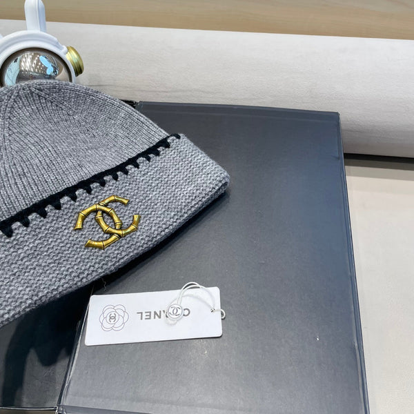 CAPPELLO IN MAGLIA DI LANA GRIGIO OMBRA 424301