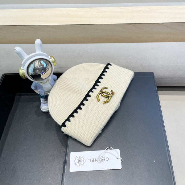 BERRETTO IN LANA BIANCA 419782 