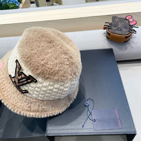 CAPPELLO A SECCHIELLO IN LANA BIANCA MISTA BEIGE 421039