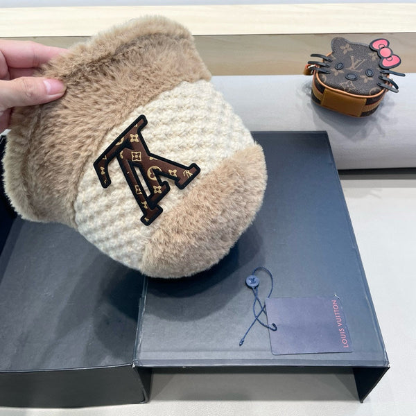 CAPPELLO A SECCHIELLO IN LANA BIANCA MISTA BEIGE 421039