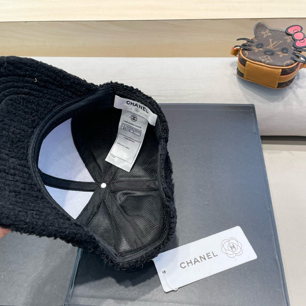 CAPPELLINO DA BASEBALL IN SHEARLING NERO 422433 