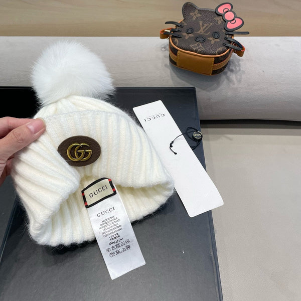 BEANIE HAT IN WHITE WOOL 422453