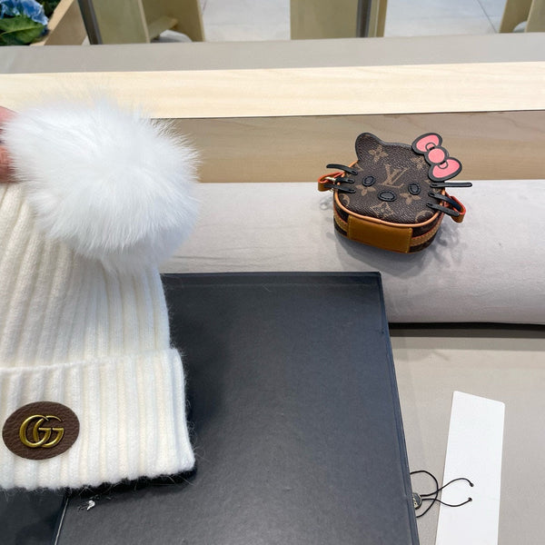 BEANIE HAT IN WHITE WOOL 422453