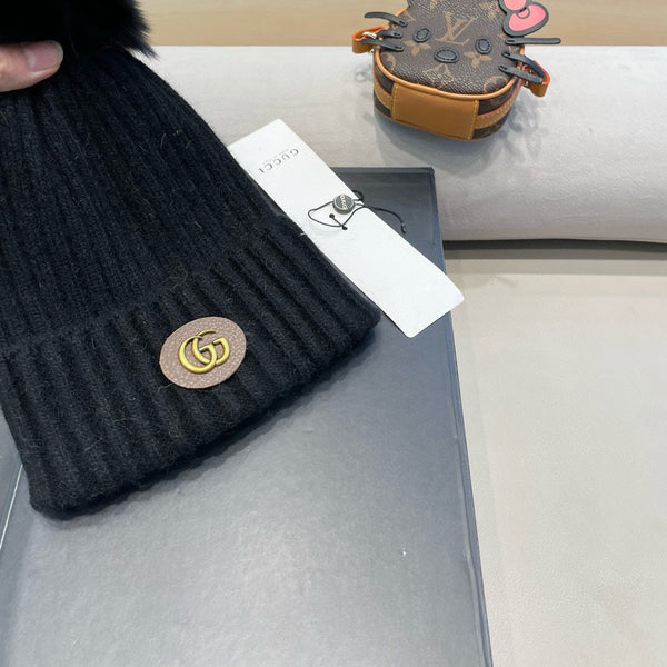 BEANIE HAT IN BLACK WOOL 422454