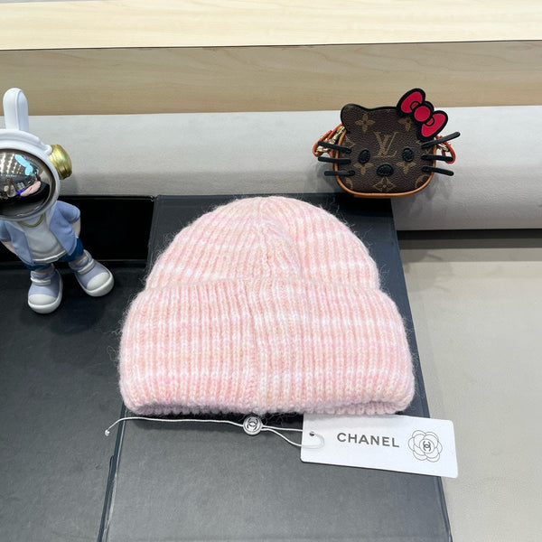 CAPPELLO A RIGHE IN LANA ROSA CHIARO 424515 