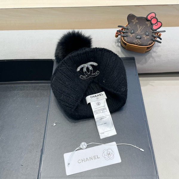 BERRETTO IN LANA NERA 426234 