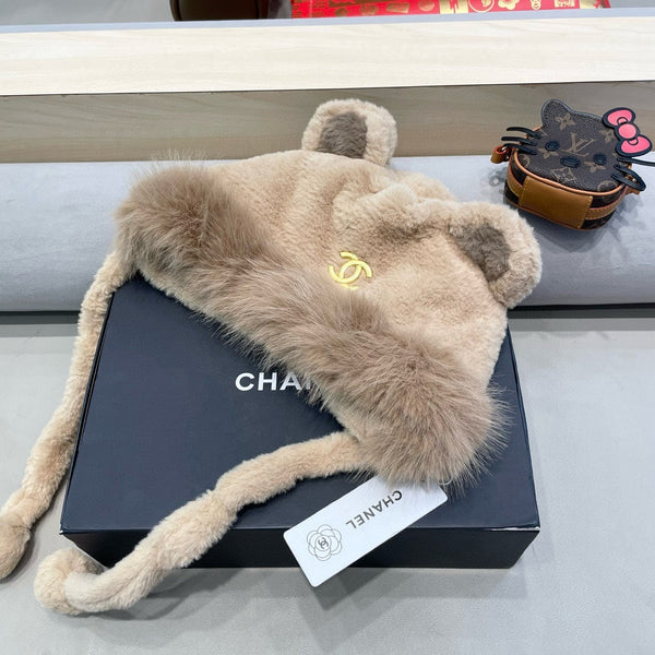 BEANIE HAT IN CAMEL BROWN LAMB FUR 426238