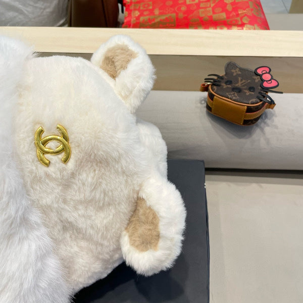 BERRETTO IN PELLICCIA DI AGNELLO BIANCA 426240 