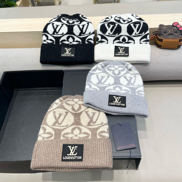 KNITTED BEANIE HAT IN WHITE MIX BLACK WOOL AND RABBIT FUR 426243