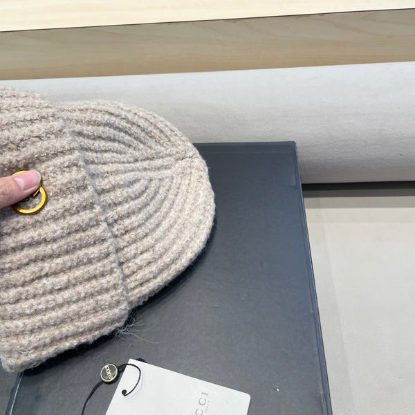 BEANIE HAT IN ECRU BEIGE WOOL 428125