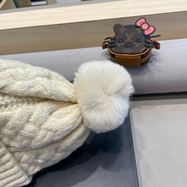 BERRETTO IN MAGLIA DI LANA BEIGE E PELLICCIA DI AGNELLO 430045