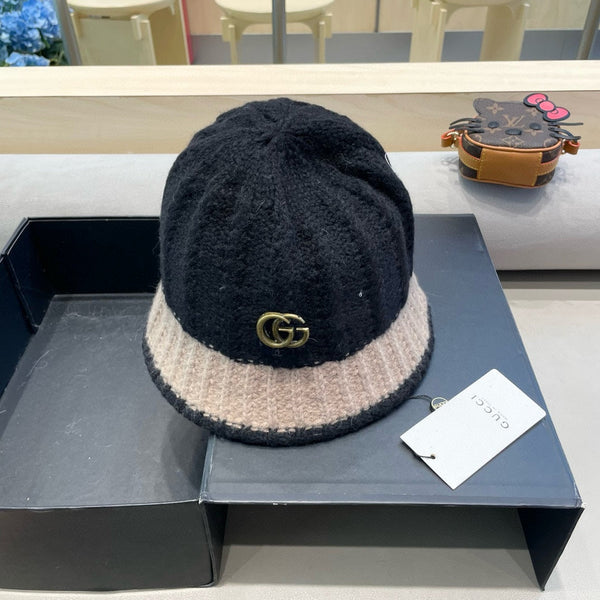 CAPPELLO A SECCHIELLO IN MAGLIA DI LANA MISTA NERA MARRONE CHIARO 431639 