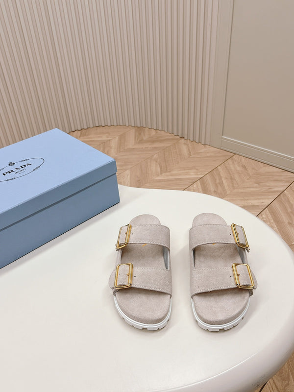 Ciabatte con cinturino a doppia fibbia 20 in pelle scamosciata grigio chiaro