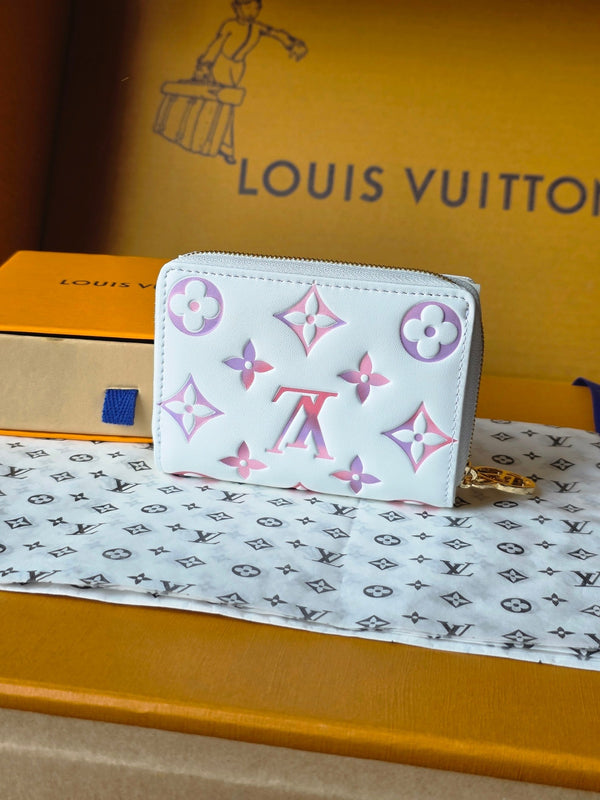 M25601 Lou Wallet 11.5cm Dream Beige Monogram Embossed Lambskin- Light GHW