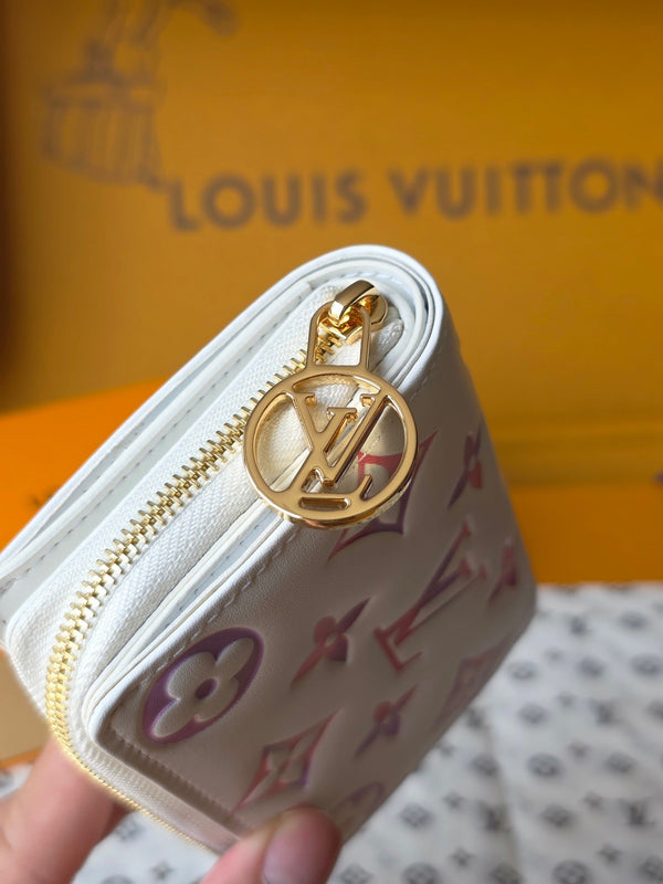 M25601 Lou Wallet 11.5cm Dream Beige Monogram Embossed Lambskin- Light GHW